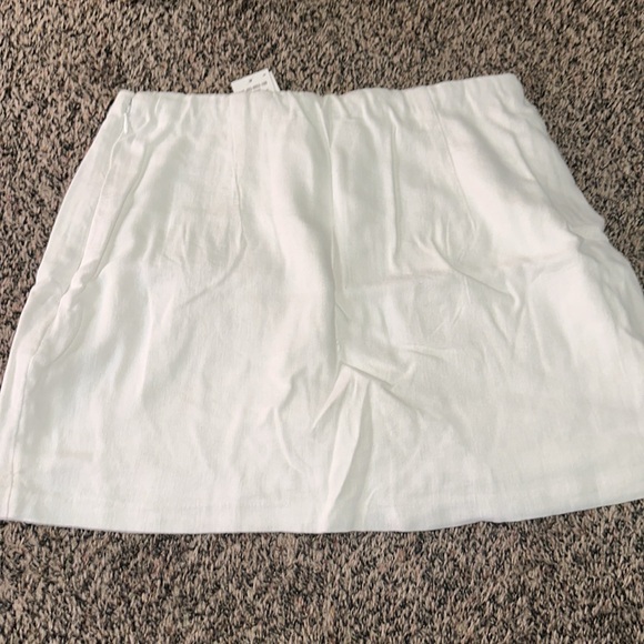 White Abercrombie Skirt - Picture 3 of 3